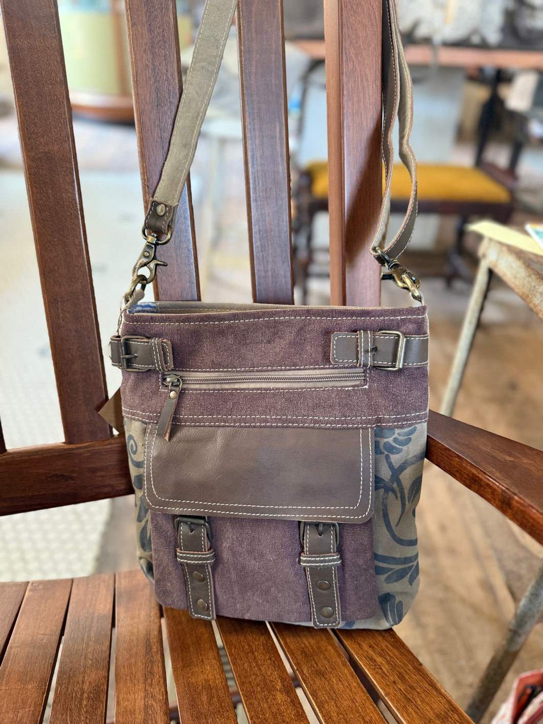 Clea Ray Brown Shoulder Bag with Front Pocket – Forgotten Oklahoma