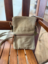 Load image into Gallery viewer, Clea Ray Country Life Crossbody