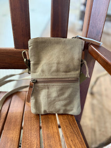 Clea Ray Country Life Crossbody